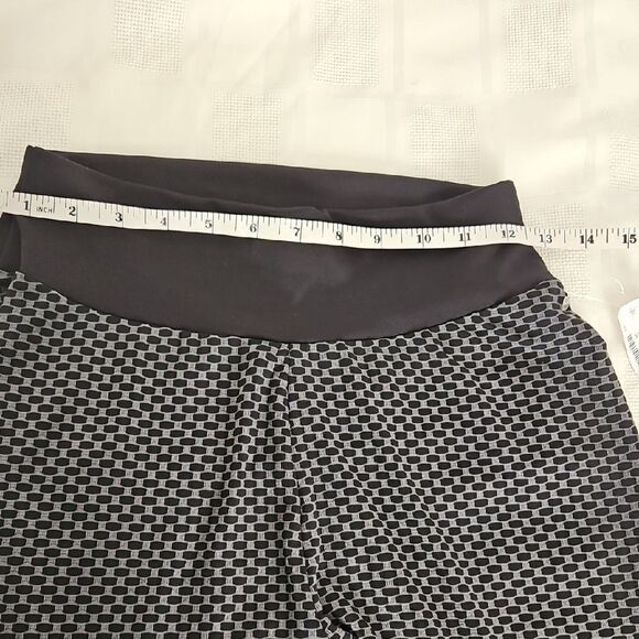 Black and Gray Leggings With Butt-Lift - Picture 7 of 16